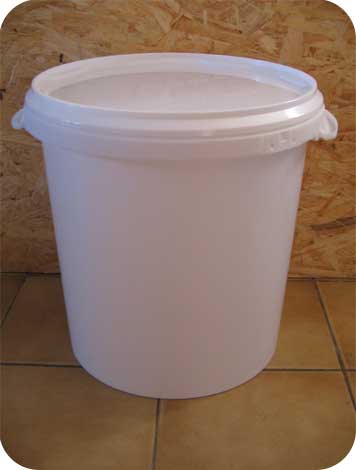 Seau plastique toilette sèche 30 litres